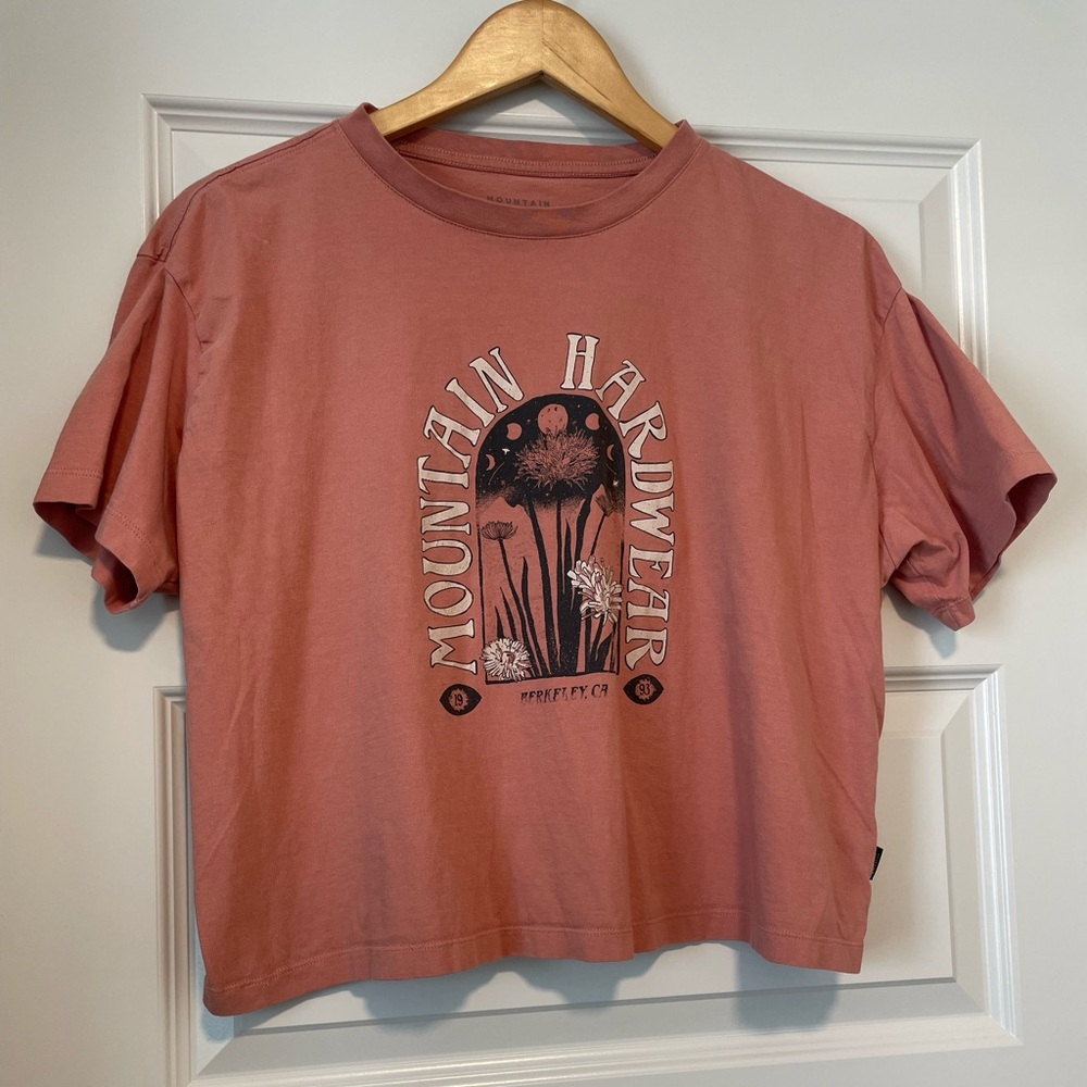 Mountain Hardwear Dusty Rose Graphic Crop Top